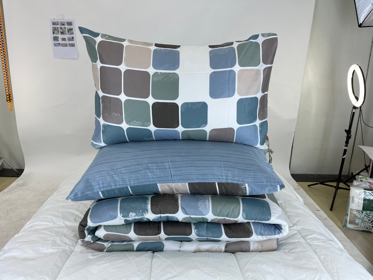 4PC I 3PC I COMFORTER I BEDSHEET SET I Sateen Cotton 100% I Lifestyle by Canadian Design:  Kirby