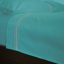 Load image into Gallery viewer, Light Comforter &amp; Duvet Cover Set Bundle offer Twin 70x90
